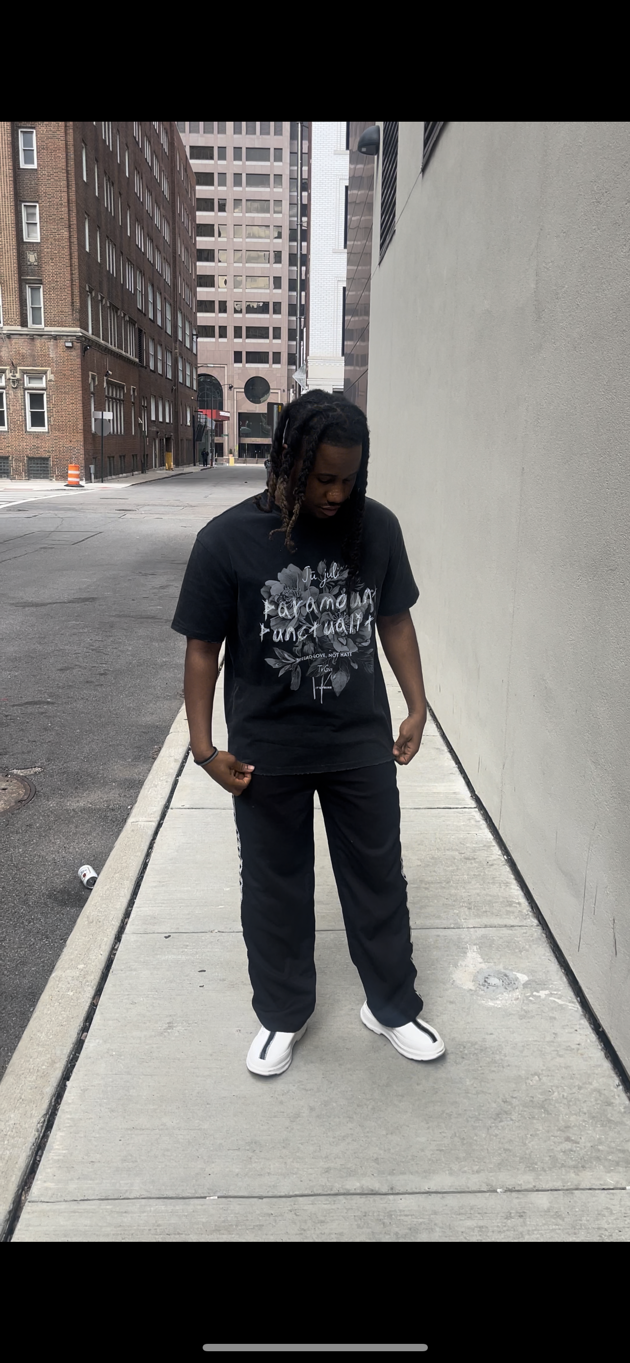 Jū Juli “Paramount Punctuality” vintage T-shirt