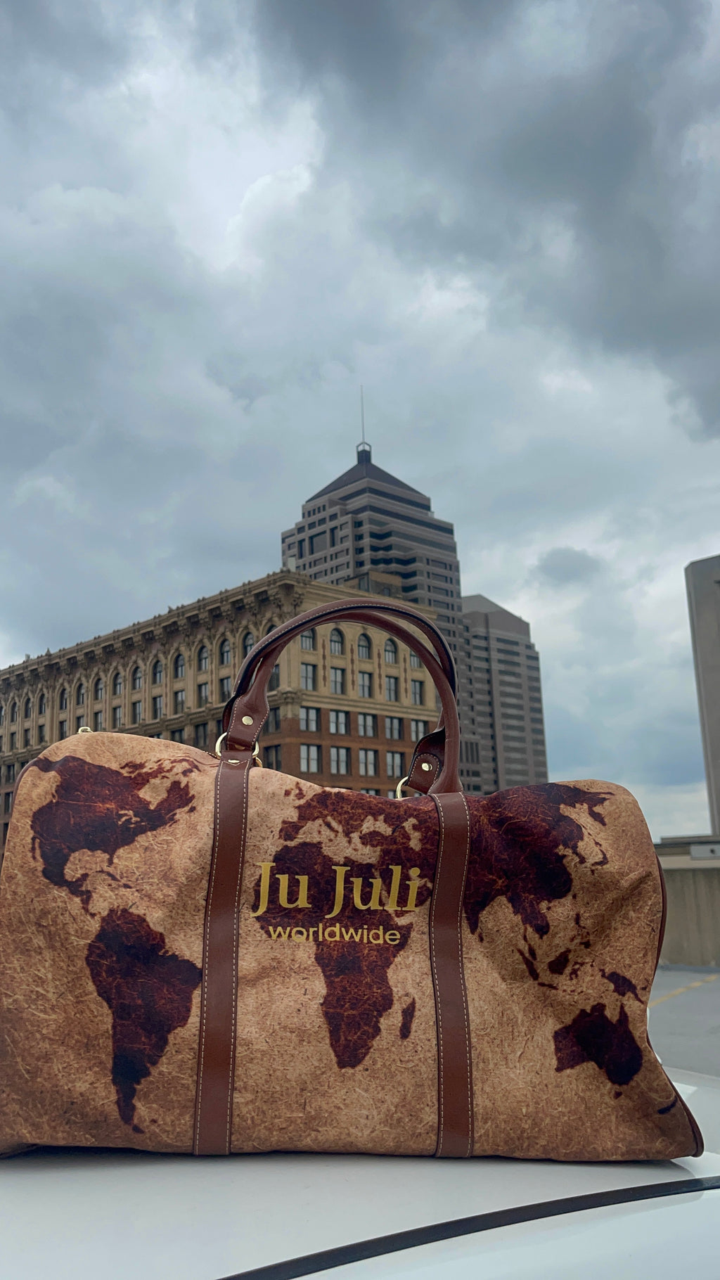 Jū Juli “Voyager” duffel bag